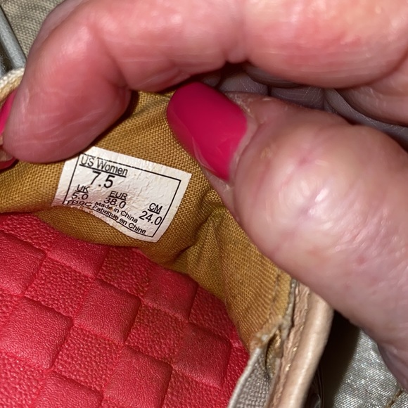 Beige & cream striped loafers with strings - size womens 7.5 - Picture 6 of 7